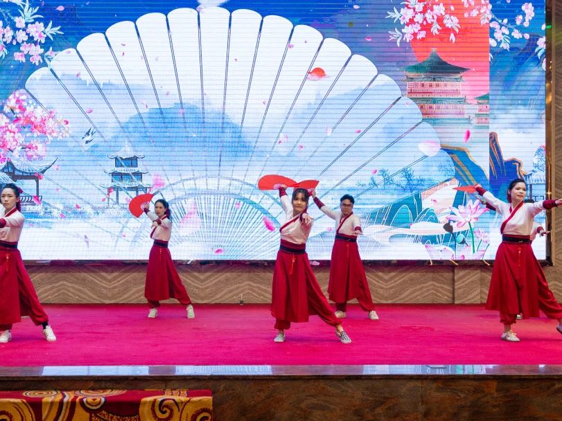 拓路前行·領跑未來 | 集團2023年度總結會暨2024迎新晚會圓滿結束！(圖27)