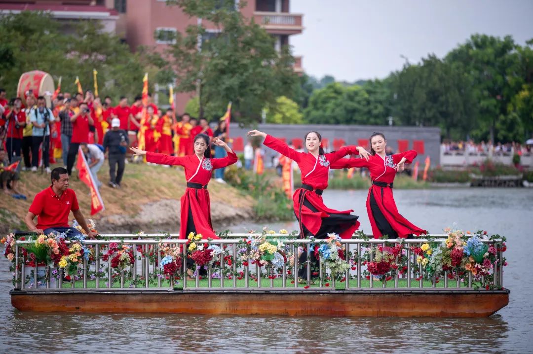 燃動金秋 | 草艇競渡，奪人風采彰顯非遺文化瑰寶之韻(圖8)
